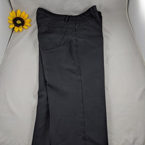 Sapphire Red Tapered Stretch Jeans in Black PM - Picture 10 of 12